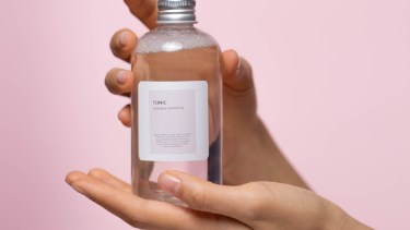 Agua micelar, qué es y qué beneficios aporta al cuidado de la piel. 