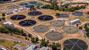 Argentina ya tiene su primera planta de tratamiento de aguas cloacales con microalgas