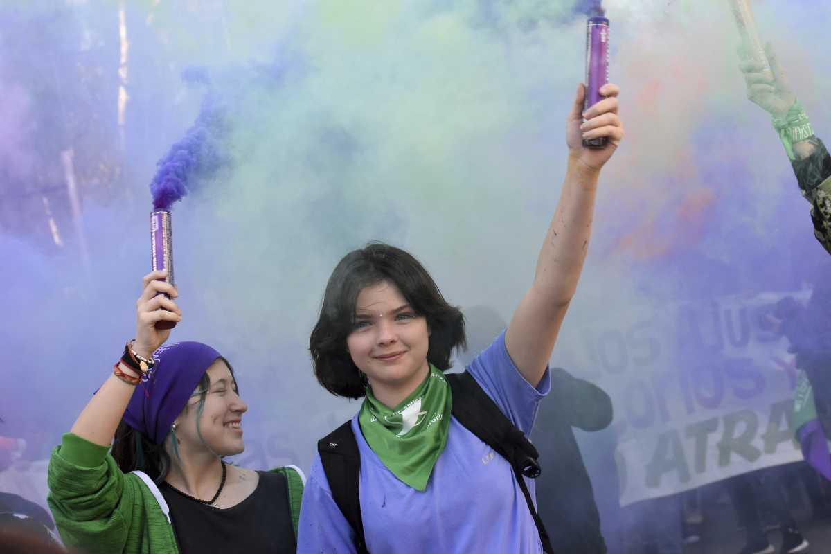 28 de septiembre en Neuquén: una multitud marchó por el centro por el aborto, la ESI y contra las derechas. Foto: Matías Subat