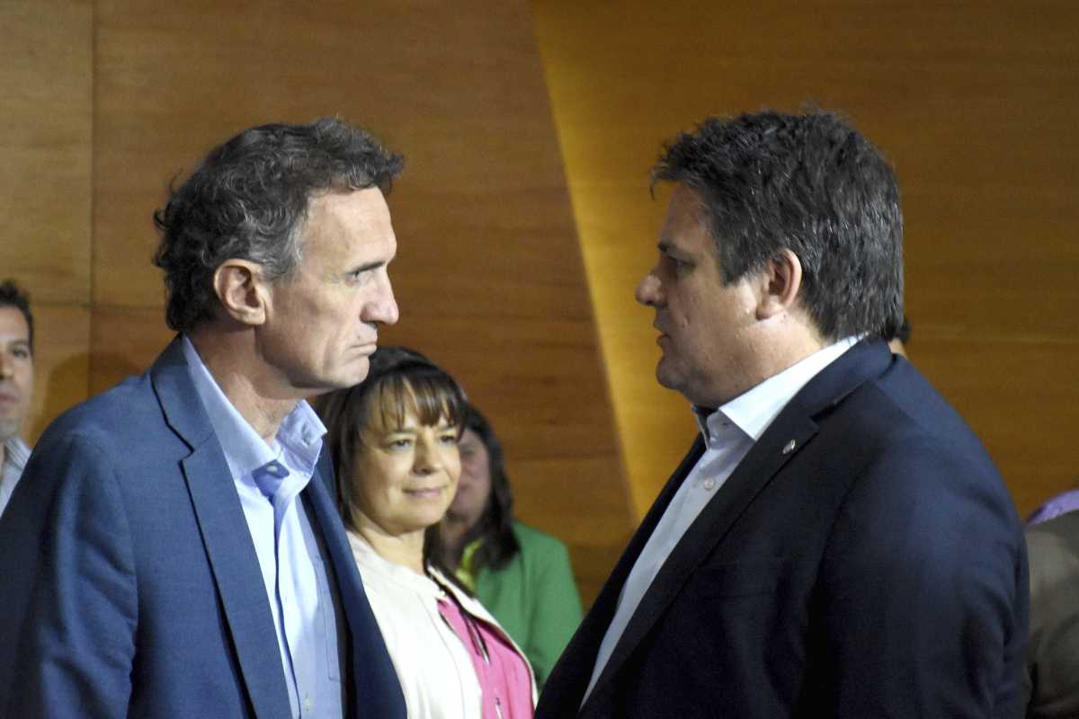 El intendente Mariano Gaido y el ministro Gabriel katopodis firmaron acuerdos millonarios para obras en Neuquén (foto Matías Subat)