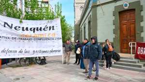 Obreros no fueron recibidos por el Gobierno y levantaron la manifestación en el centro de Neuquén