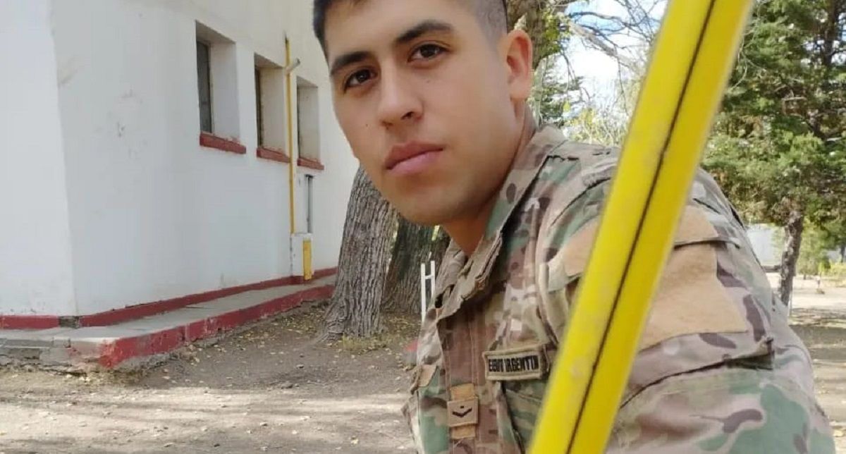 Pablo Córdoba recibió dos disparos en la cabeza mientras cumplía una guardia en el Grupo de Artillería 16 de Zapala. (Facebook)