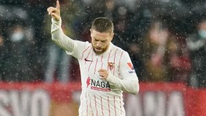 Papu Gómez dejó de ser jugador del Sevilla