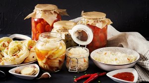 5 alimentos con probióticos naturales para estabilizar la microbiota intestinal