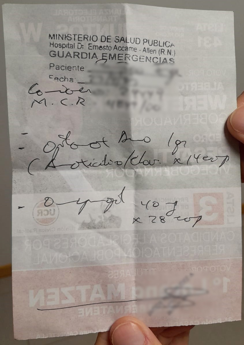 El paciente recibió la receta para combatir la gripe en el revés de la boleta de las últimas elecciones provinciales. foto: gentileza La Carreteera