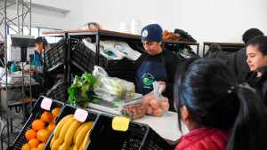 Inauguraron la nueva feria de agricultores en Roca