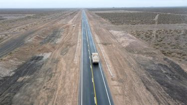 La obra de asfalto de la Ruta 67, se extiende a lo largo de 19 kilómetros. Es fundamental para la conexión con Vaca Muerta. Foto: Gentileza Gobierno de Neuquén