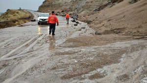 Rutas de Neuquén complicadas por intensas lluvias y viento en el viernes de alerta amarilla