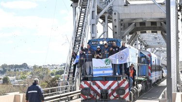 La formación ferroviaria unió Constitución con la capital rionegrina. Foto: Marcelo Ochoa.