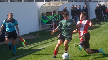 Sol de Mayo no tiene margen de error ante Villa Mitre. (Foto: Pablo Leguizamon)
