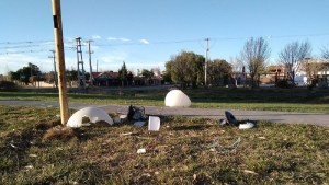 Vandalismo en paseos de Regina: por precaución, piden no circular por esos lugares durante la noche