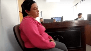 Versiones opuestas en el juicio contra una mujer mapuche por un rasguño a una policía