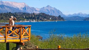 Jubilados de PAMI: descuentos de verano en viajes al norte y a Patagonia