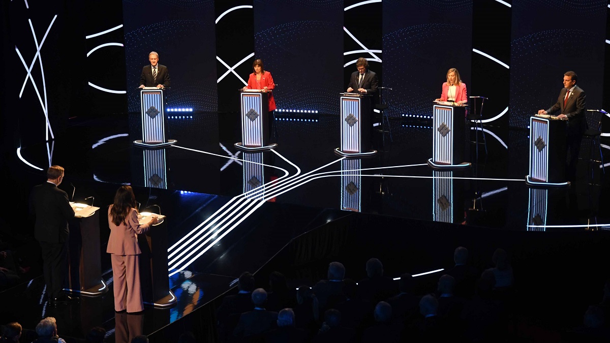En el segundo debate presidencial, los candidatos se enfrentaron en un intercambio de propuestas sobre desarrollo humano. Foto Télam.