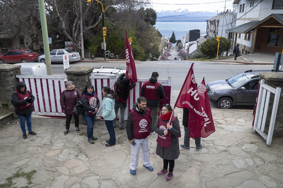 Paro de los trabajadores de salud en Bariloche. Foto: Marcelo Martinez