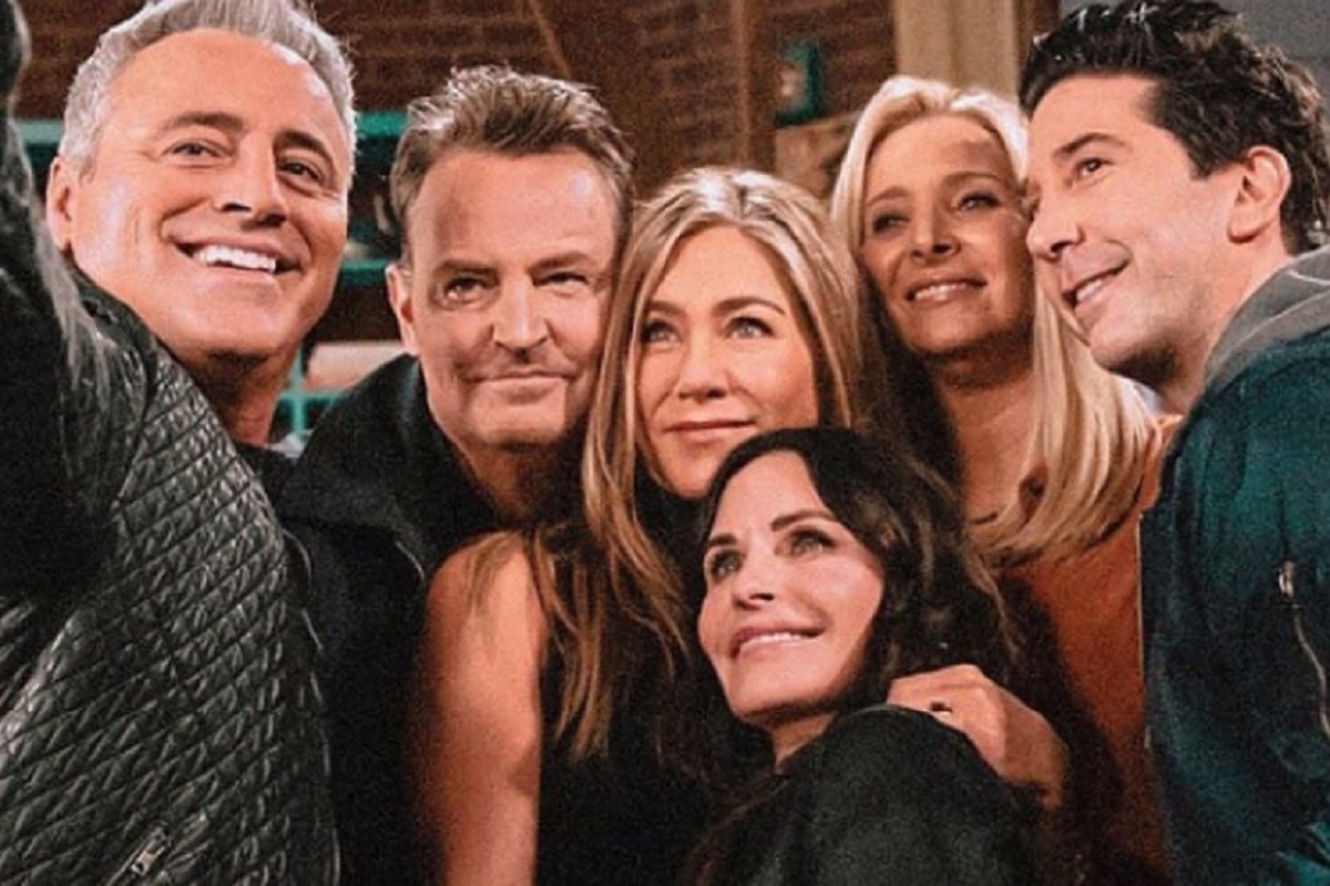 Los actores de Friends rompieron el silencio tras la muerte de Matthew Perry: "Somos familia".