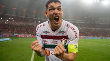 Nino se lesionó la rodilla y no llegaría a la final de Copa Libertadores contra Boca.