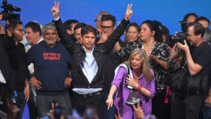 Kicillof festejó y apuntó contra Milei: «Habló de ataúd, pero en Buenos Aires estamos vivos y coleando»
