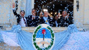 Massa sigue en búsqueda del voto radical, mientras se consolida el apoyo del peronismo federal