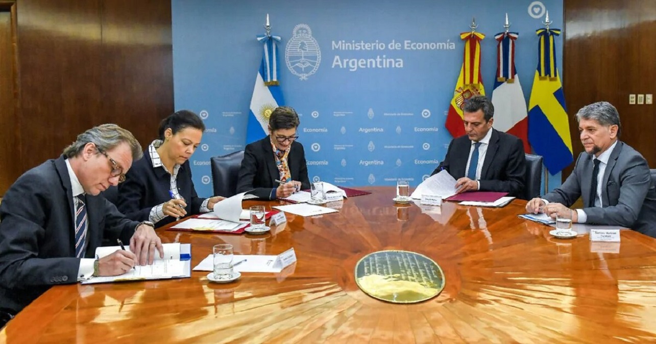 Argentina pagó U$S 190 millones al Club de París y cayeron las reservas del Banco Central.