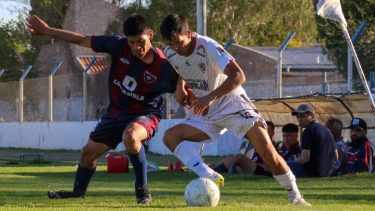 Atlético Regina le ganó 1 a 0 a Argentinos del Norte como local. (Foto: Mayra Díaz)