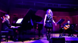 «La canción de las poetas» se presenta en El Biombo, de Roca