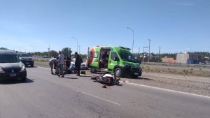 Choque entre una moto y una camioneta sobre la Ruta 151, en Cipolletti