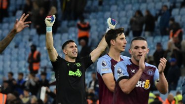 Dibu Martínez fue una de las figuras en la victoria del Aston Villa. (AP Photo/Rui Vieira)