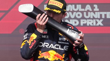 El campeón se impuso en una pareja carrera. Hamilton quedó segundo y Norris tercero.  (AP Photo/Darron Cummings)