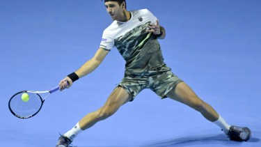 Tomas Martin Etcheverry  debutó en París con un gran triunfo, pero mañana se medirá con Djokovic. (Georgios Kefalas/Keystone via AP)