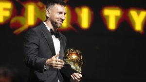 Lionel Messi donó una réplica de su octavo Balón de Oro al museo de Barcelona
