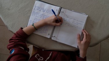 Las dificultades de los niños para aprender a leer y escribir son una señal para prestar atención. Foto: Marcelo Martinez 
