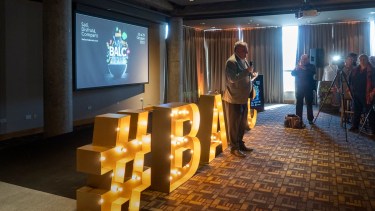 El intendente Gustavo Gennuso hizo un discurso con tono de despedida ante los empresarios de la hotelería y el turismo de Bariloche. Foto: Marcelo Martinez