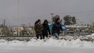 Educación no suspende las clases pese a las nevadas en Bariloche