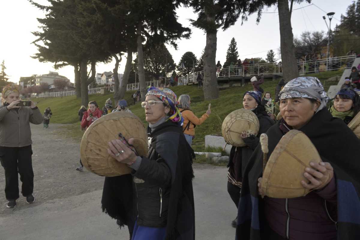 El Encuentro de Mujeres y Disidencias abrió con una ceremonia mapuche. Foto: Alejandra Bartoliche