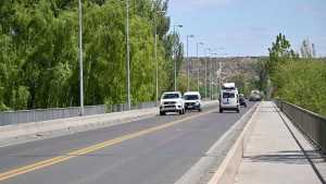 Le robaron dinero de su camioneta en Cipolletti, los persiguió y fueron detenidos en el Tercer Puente