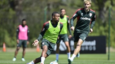 De la Cruz se perdería el partido del miércoles con Independiente.