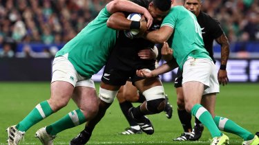 Los All Blacks vencieron 28-24 a Irlanda en cuartos de final.