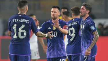 Messi llegó a 31 goles por Eliminatorias con los dos a Perú.