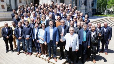 Massa se reunió con Kicillof e intendentes: la apuesta por el voto radical en el balotaje