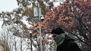 Fotomultas: comenzó el operativo de instalación de las cámaras en los semáforos de Neuquén 