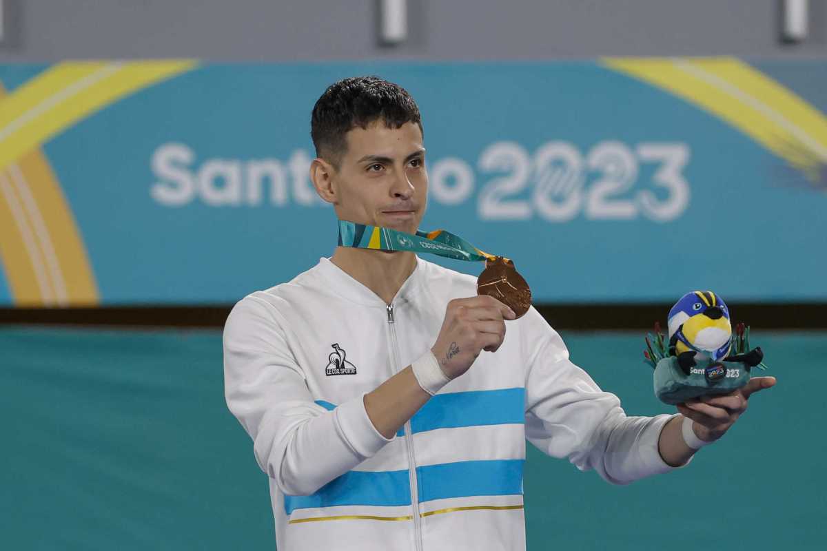 Jose Luis Acuña se colgó la medalla de bronce en Santiago 2023. (Foto de Cristian Soto / Santiago 2023 vía Photosport)