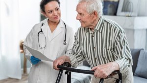 Qué pasa si tengo PAMI y otra obra social cuando me jubilo: ¿Puedo tener prepaga?