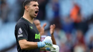 Video | Mirá la increíble atajada de Dibu Martínez en la goleada del Aston Villa frente al West Ham