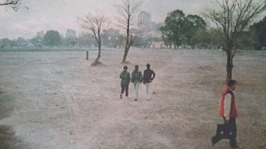 Donde había un descampado en el Parque Central, hoy existe el museo y paseos verdes que potencian el centro de la ciudad.