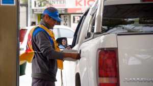 Balotaje: Qué pasará con los precios de los combustibles según gane Milei o Massa