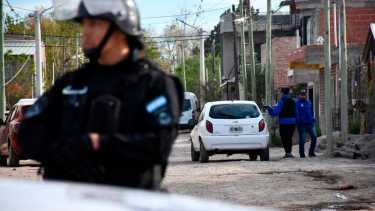 Jésica y su hermano menor de edad fueron detenidos en la toma La Familia, por el crimen de Sandoval. (Archivo/Matías Subat)