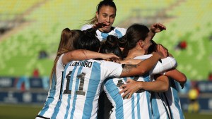 Panamericanos 2023: triunfos en fútbol, handbol y hockey, derrotas en básquet y vóley