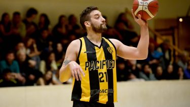 Lucas Villanueva tuvo una noche tremenda: 41 puntos y 12 rebotes. (Archivo Matías Subat)