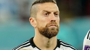 Papu Gómez enfrentará una difícil pena por el doping positivo, que se registró antes del Mundial de Qatar.-